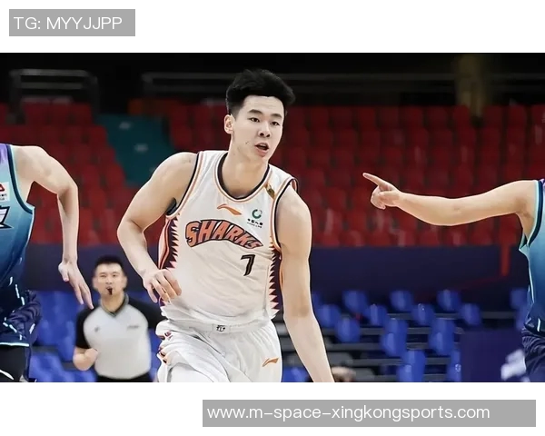 郭昊文：从篮球新星到职业生涯的辉煌蜕变之路探索